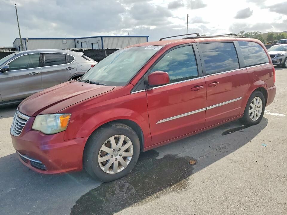 2014 CHRYSLER Town and Country