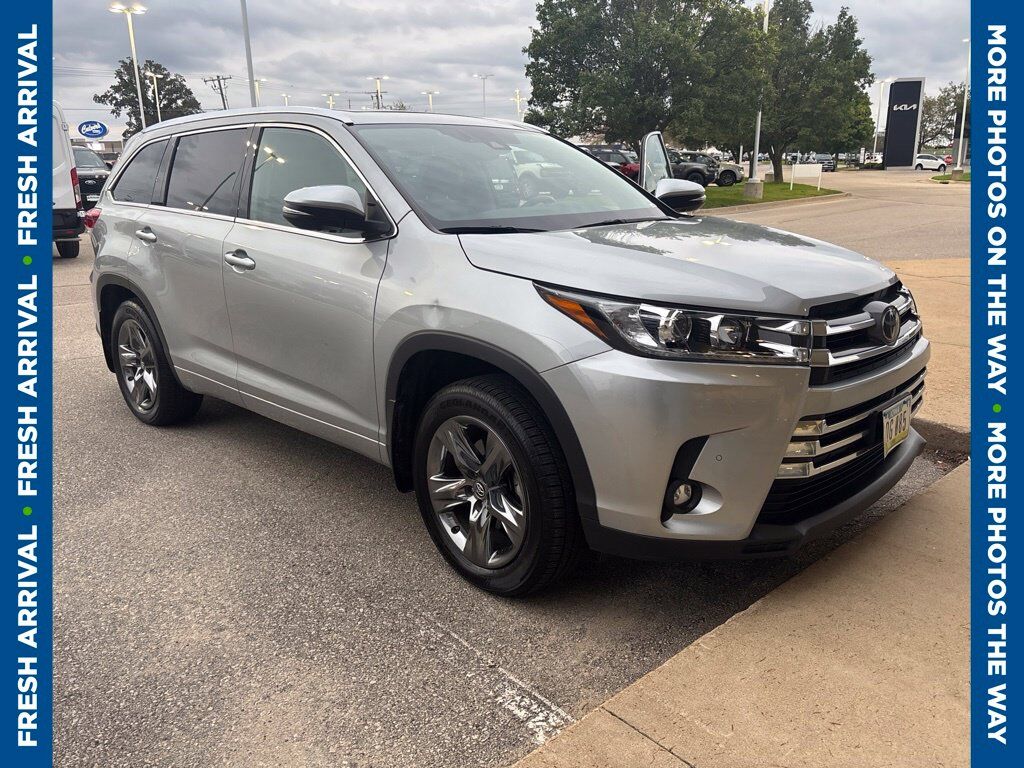 2019 TOYOTA Highlander