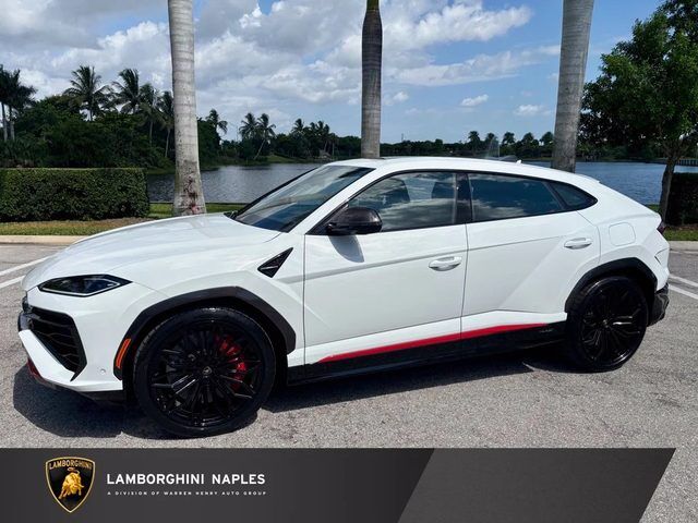 2026 LAMBORGHINI URUS