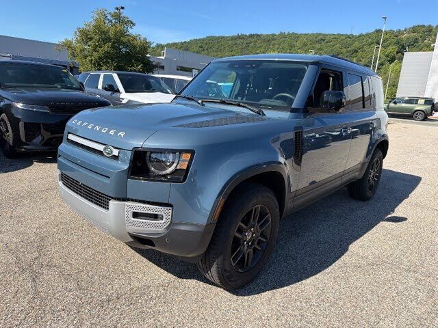 2025 LAND ROVER Defender