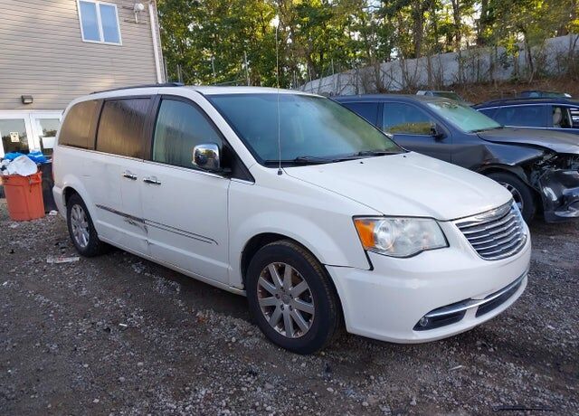 2011 CHRYSLER Town and Country