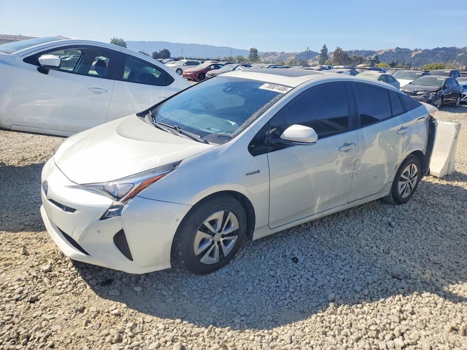 2017 TOYOTA PRIUS