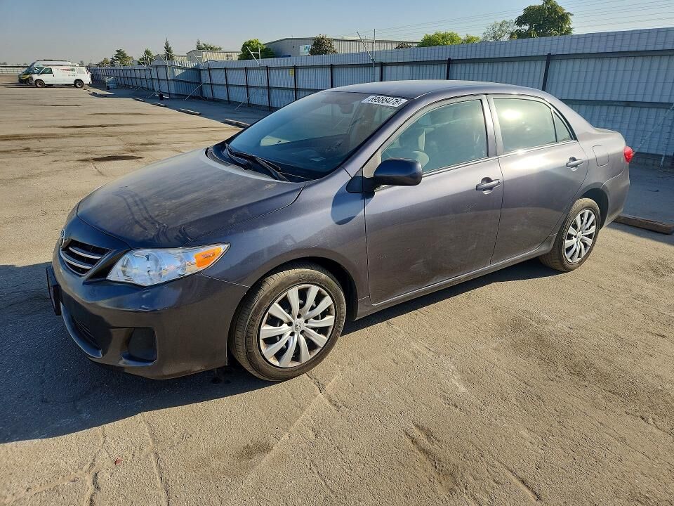 2013 TOYOTA Corolla