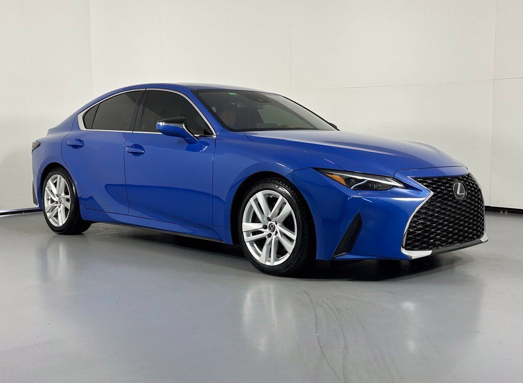 2022 LEXUS IS