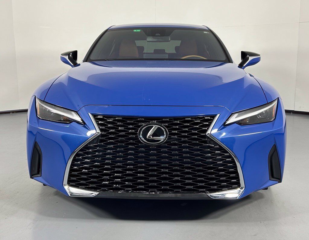 2022 Lexus IS