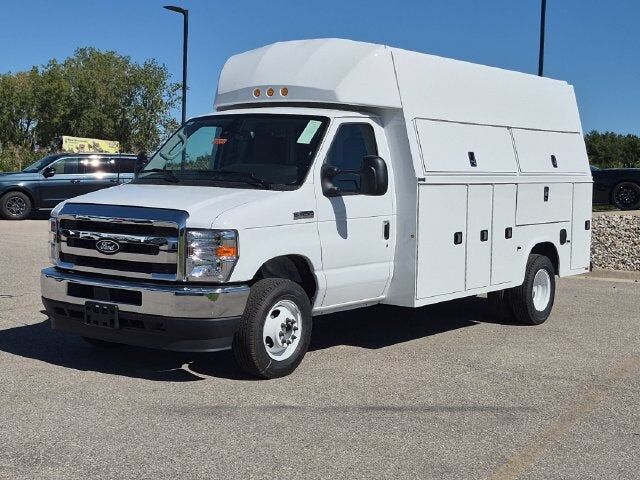 2027 FORD E-450