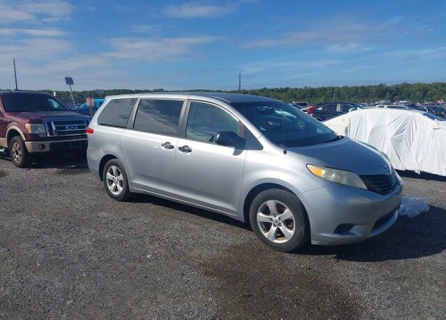 2014 TOYOTA Sienna