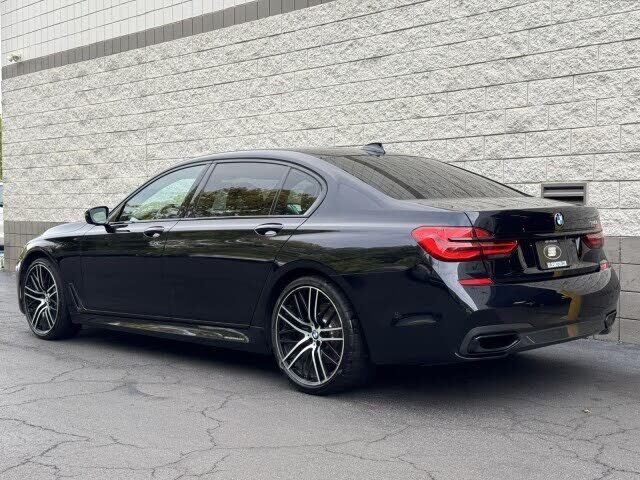 2017 BMW 740i
