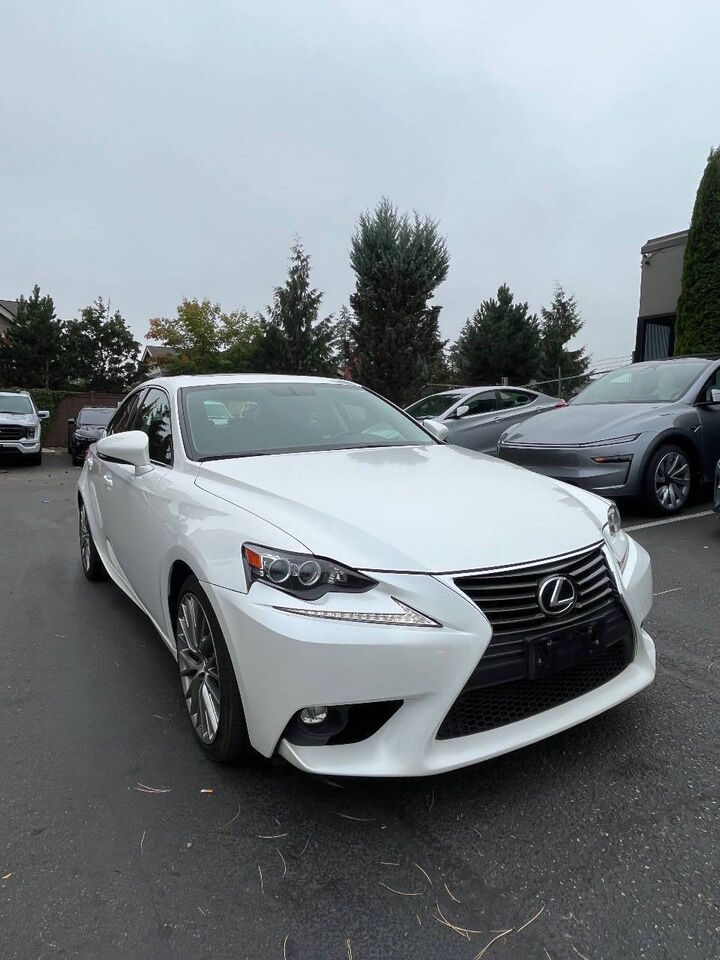 2016 LEXUS IS