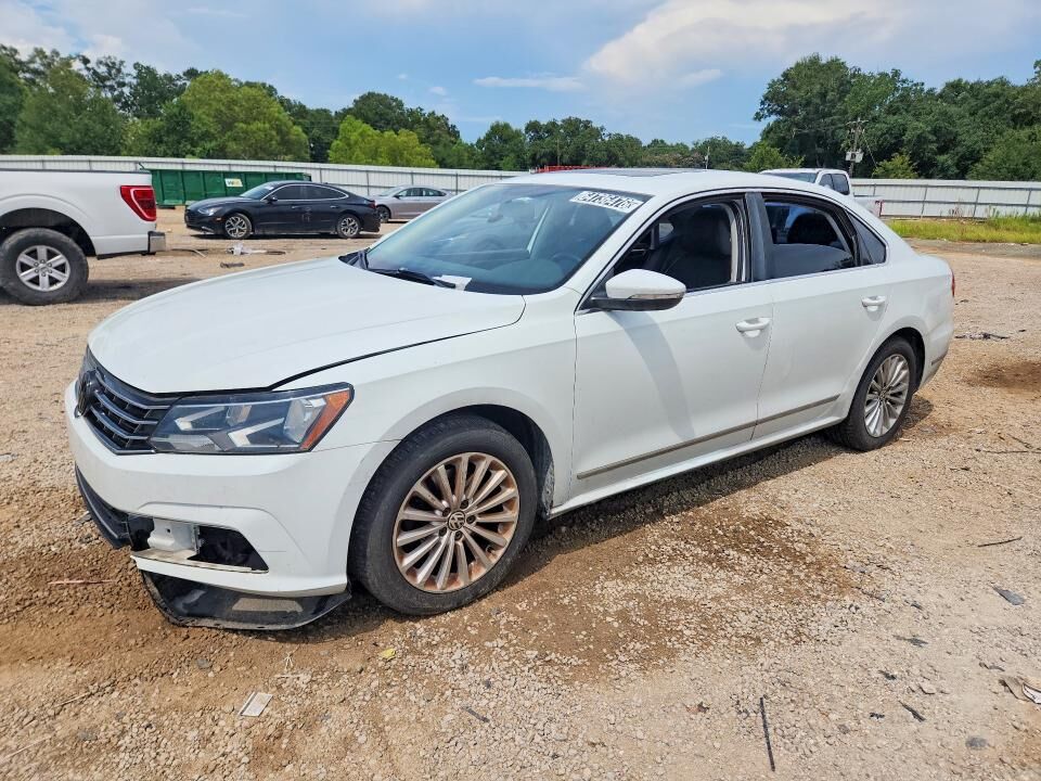2016 VOLKSWAGEN Passat