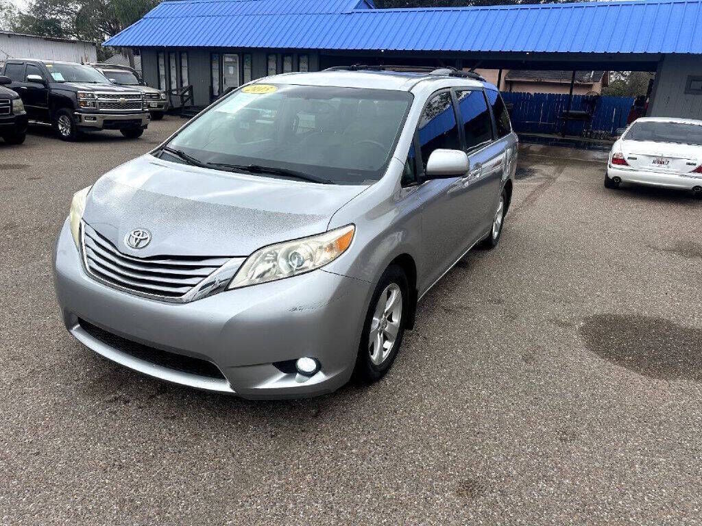 2015 TOYOTA Sienna