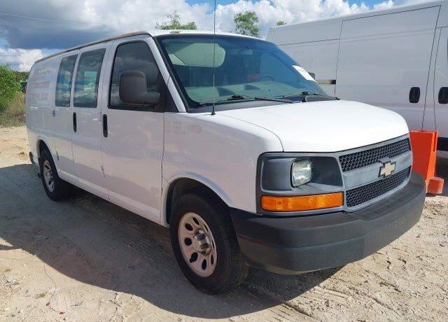 2013 CHEVROLET Express