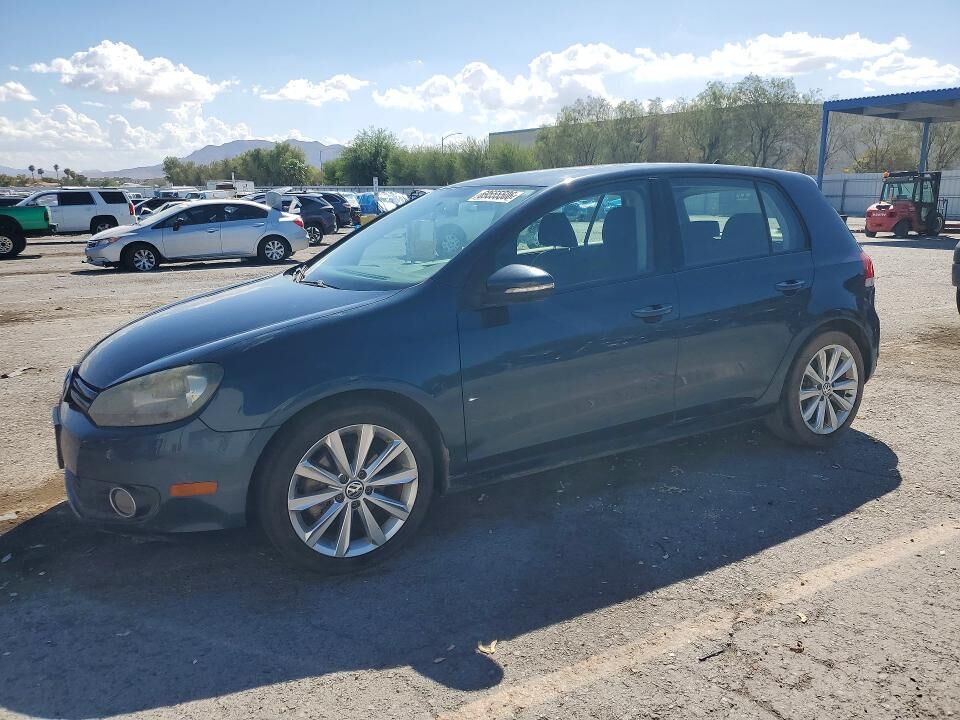 2013 VOLKSWAGEN Golf