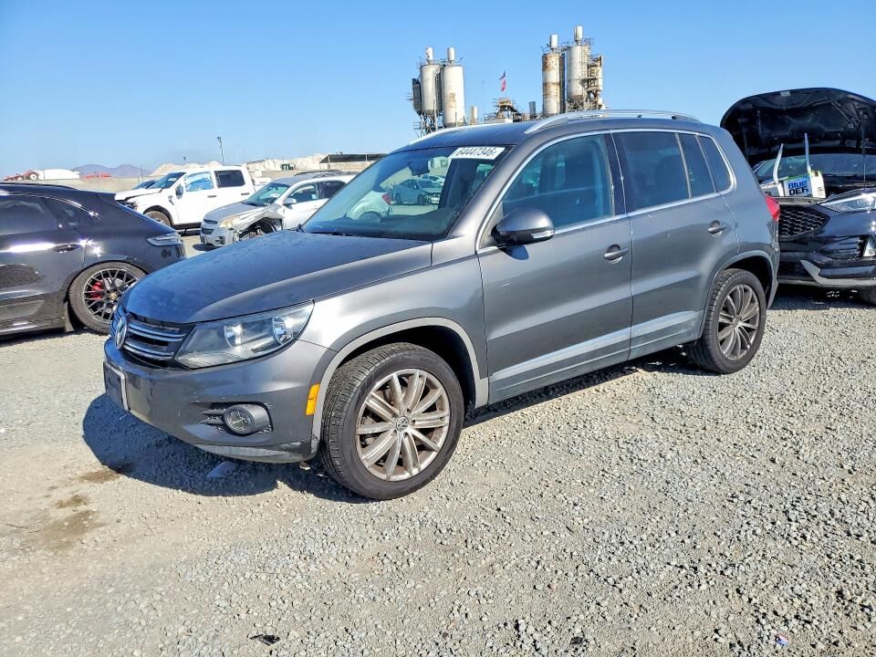 2013 VOLKSWAGEN Tiguan