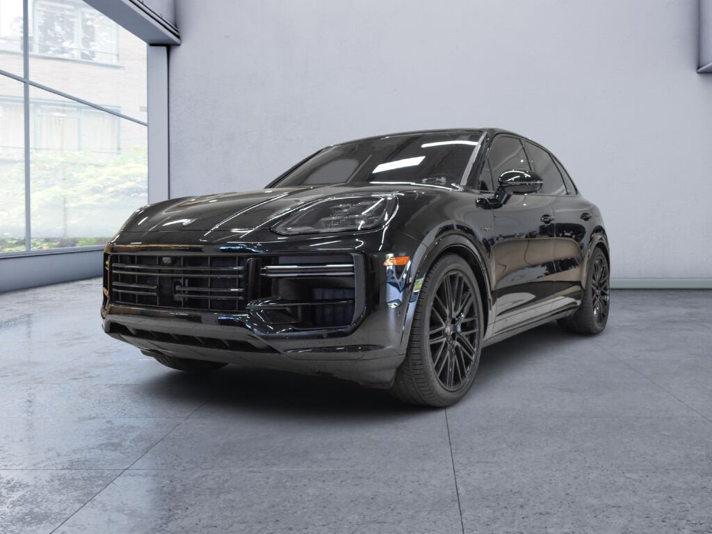 2025 PORSCHE Cayenne