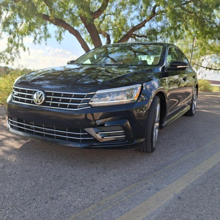 2017 VOLKSWAGEN Passat