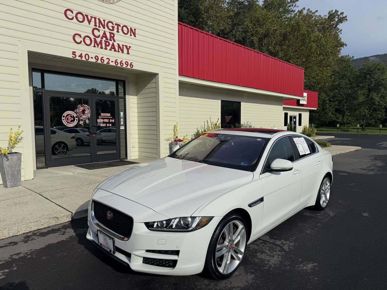 2018 JAGUAR XE