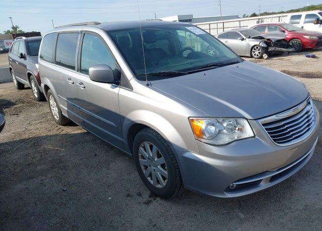 2016 CHRYSLER Town and Country