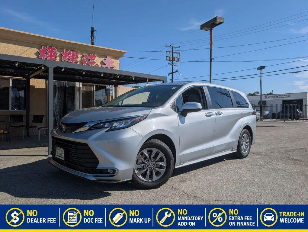 2023 TOYOTA Sienna