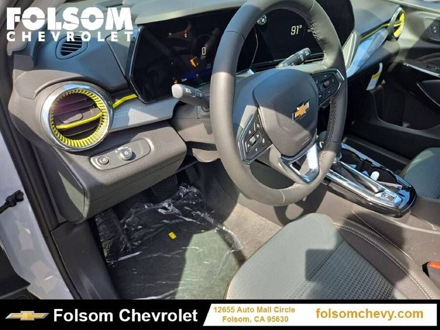 2026 CHEVROLET Trax