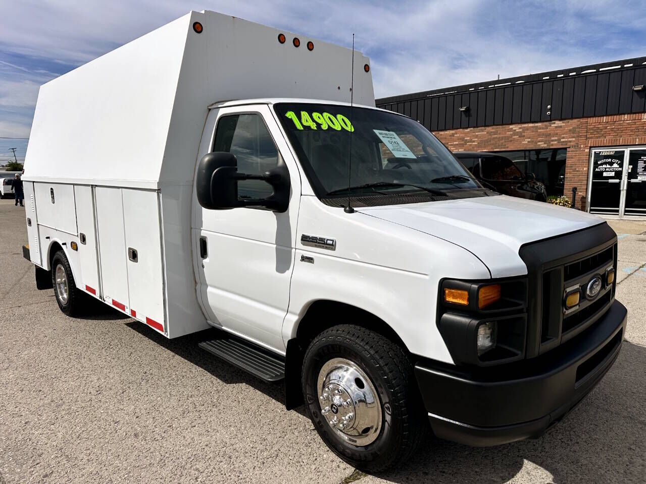 2012 FORD E-350