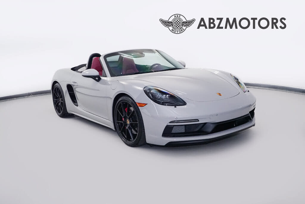 2025 PORSCHE 718