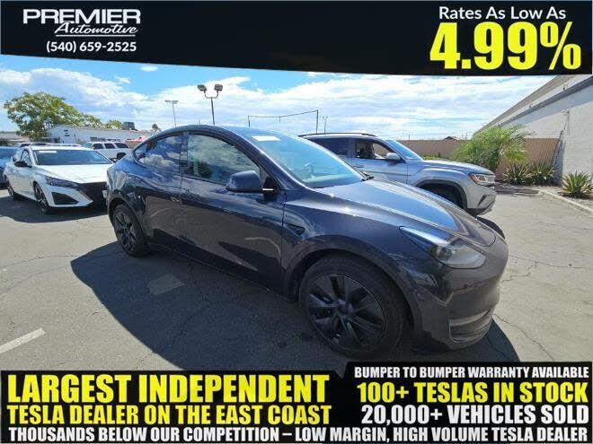 2025 TESLA Model Y