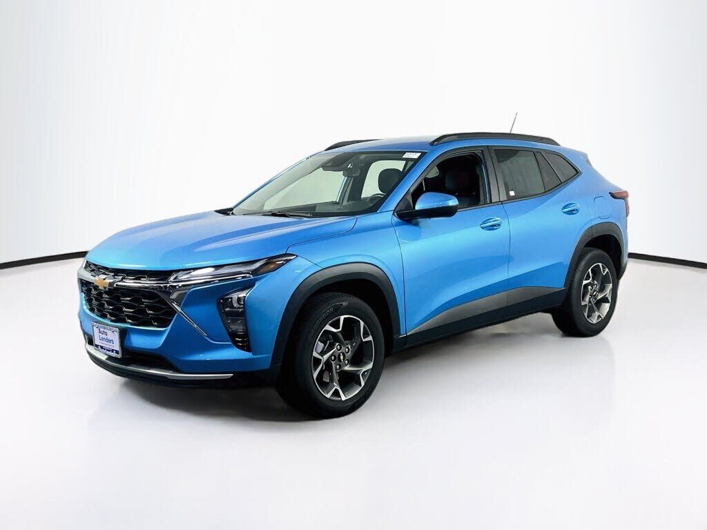 2025 CHEVROLET Trax