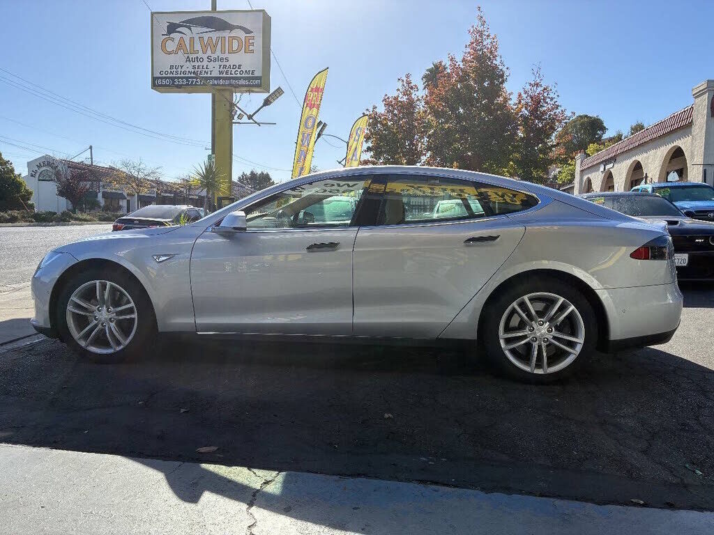 2015 TESLA Model S