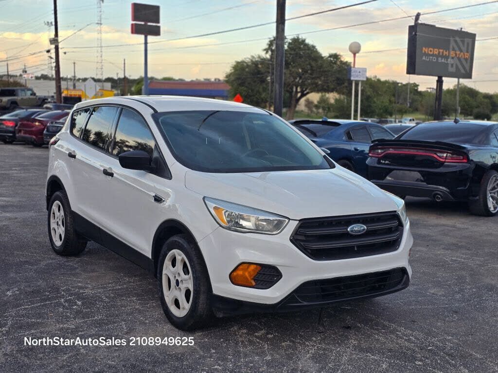 2017 FORD Escape