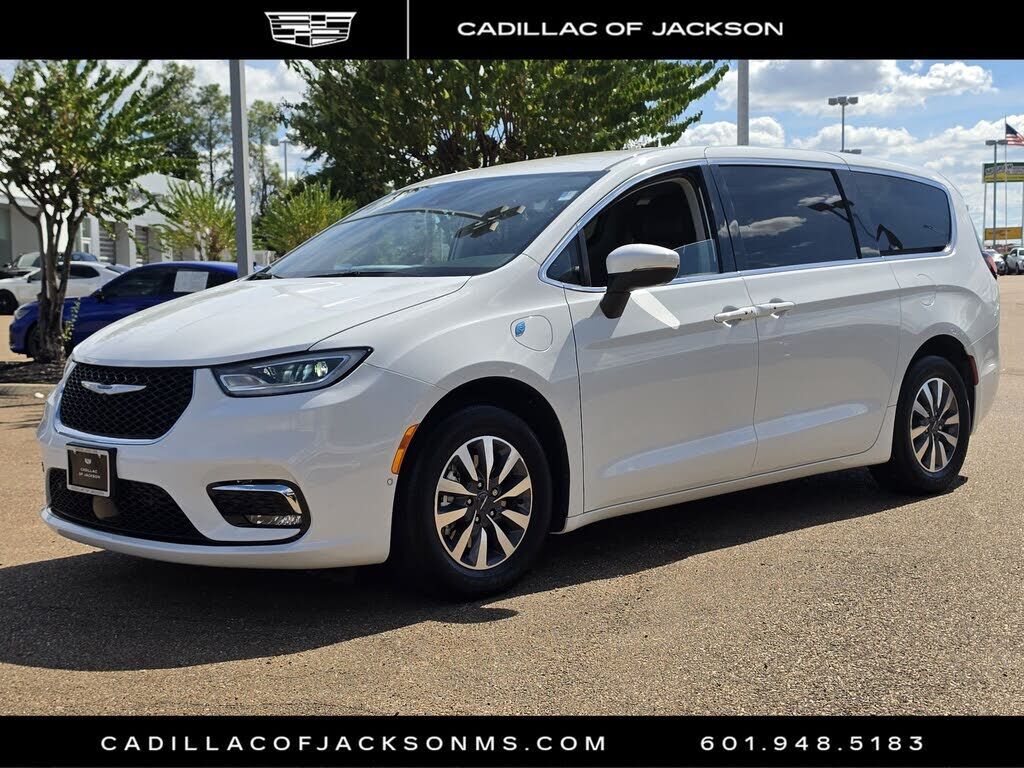 2023 CHRYSLER Pacifica