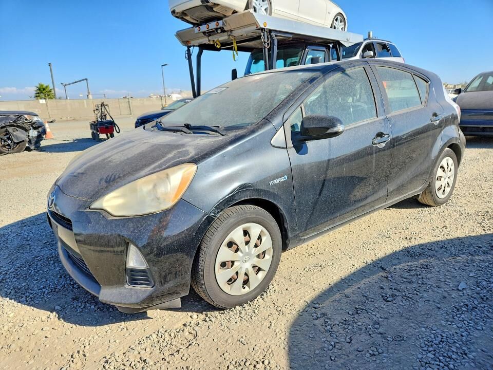2013 TOYOTA Prius
