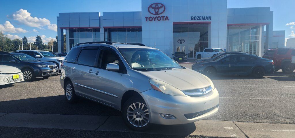 2010 TOYOTA Sienna
