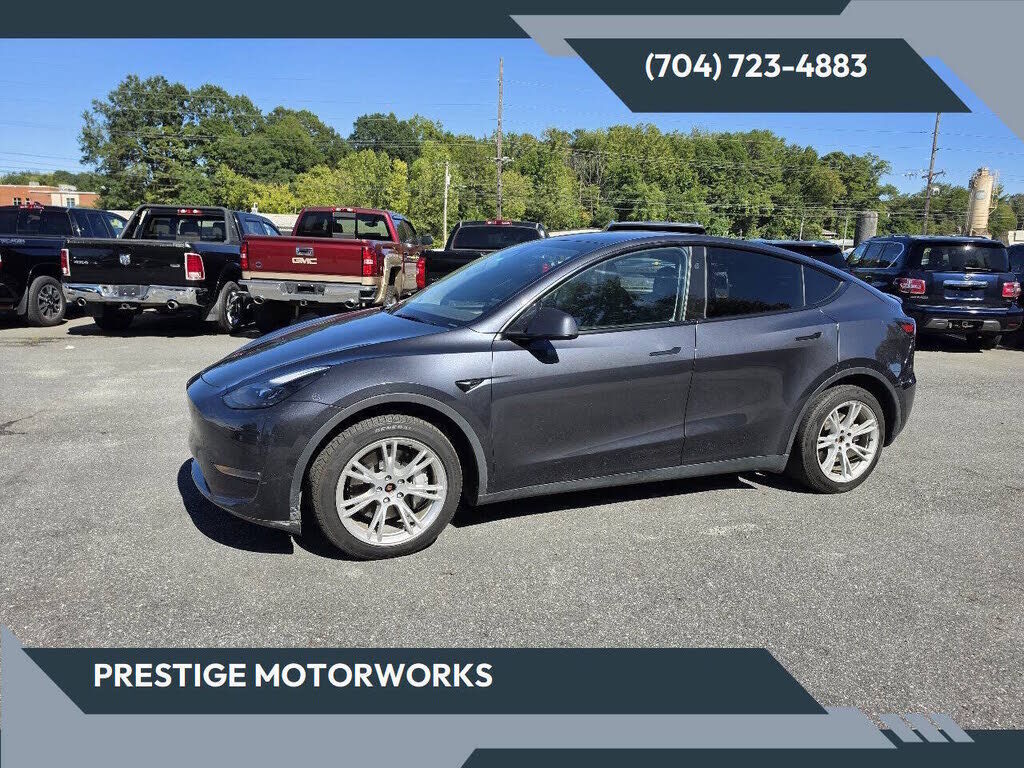 2024 TESLA Model Y