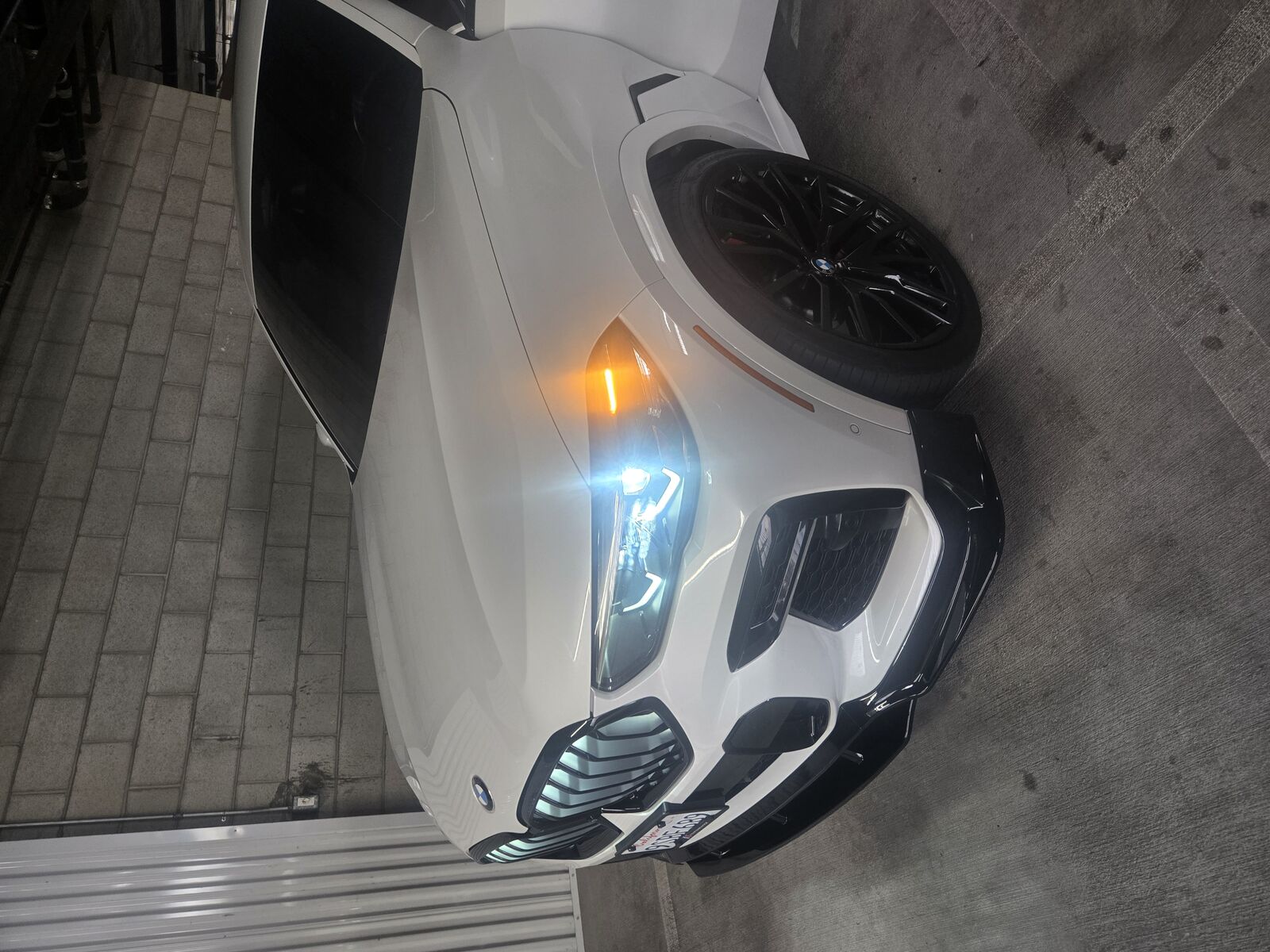 2022 BMW X6