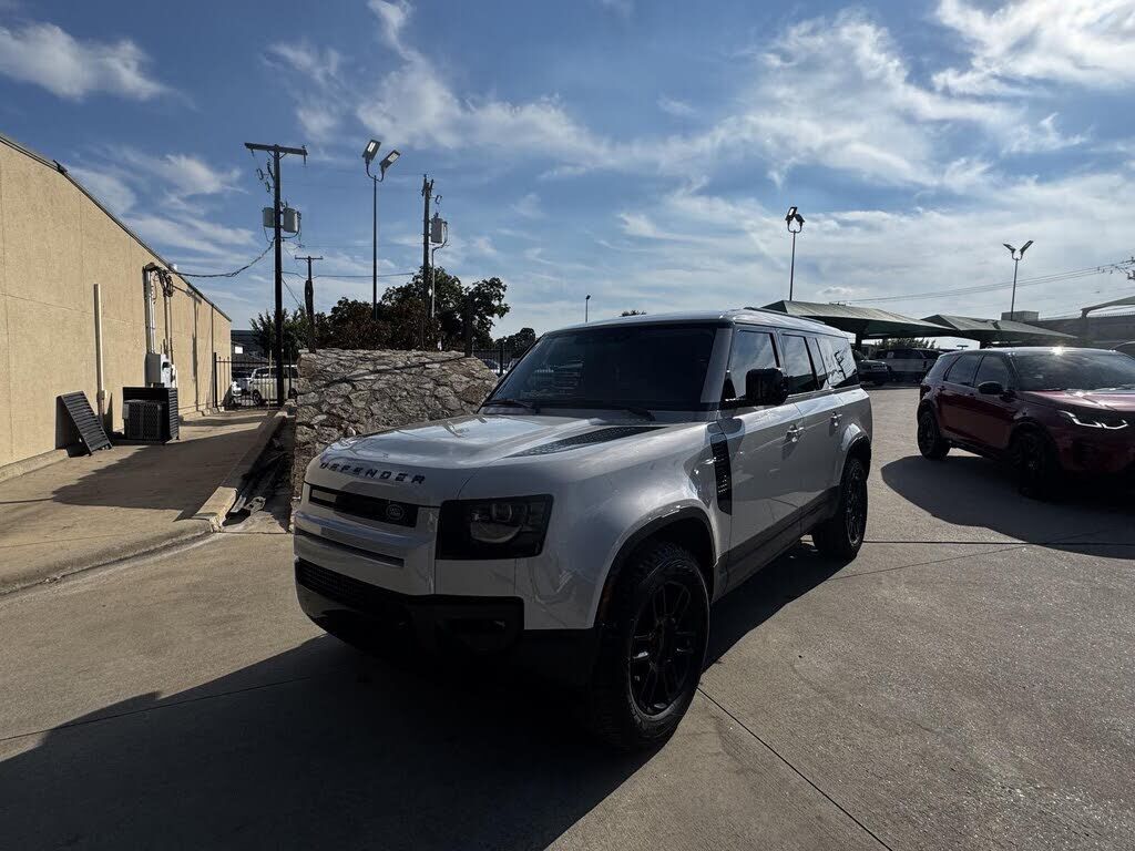 2026 LAND ROVER Defender