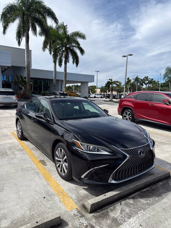 2020 LEXUS ES