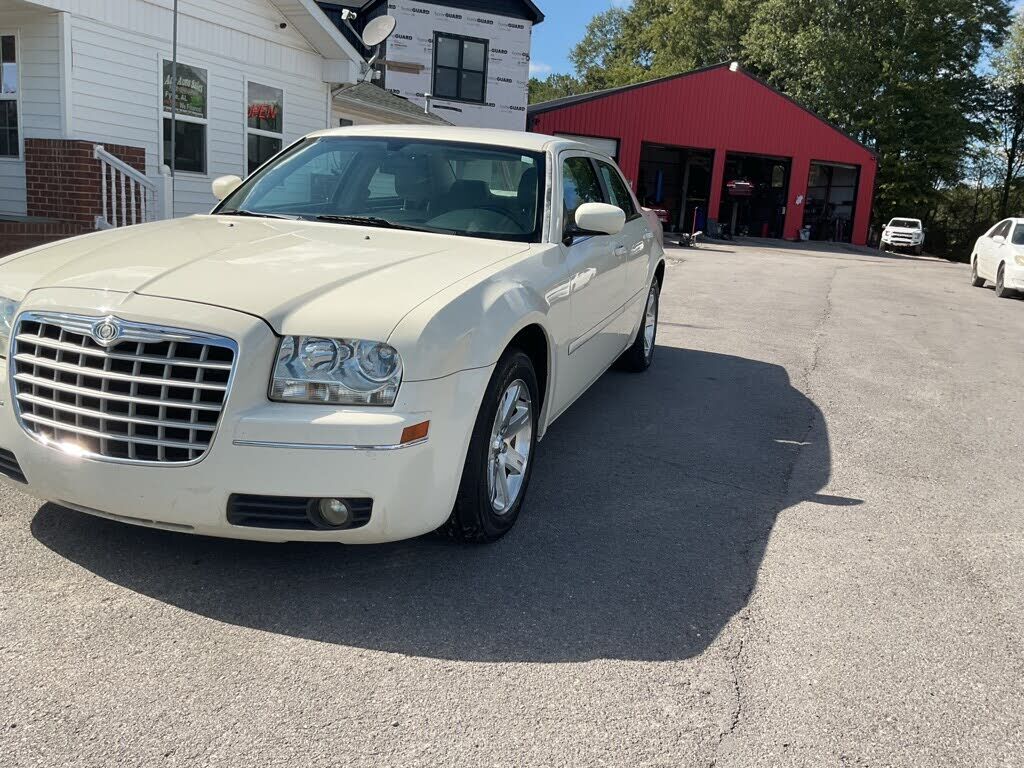 2005 CHRYSLER 300