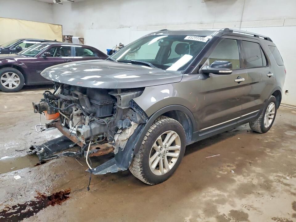 2015 FORD Explorer