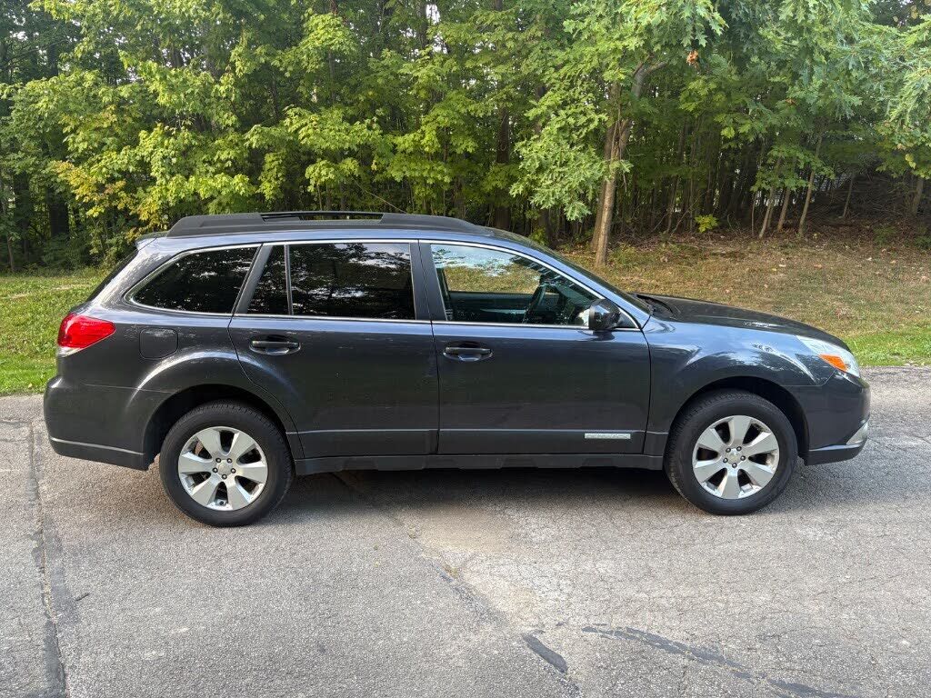 2011 SUBARU Outback
