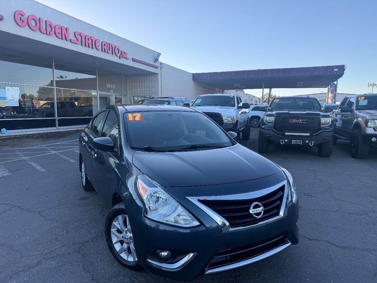 2017 NISSAN Versa