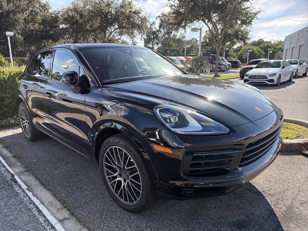 2023 PORSCHE Cayenne