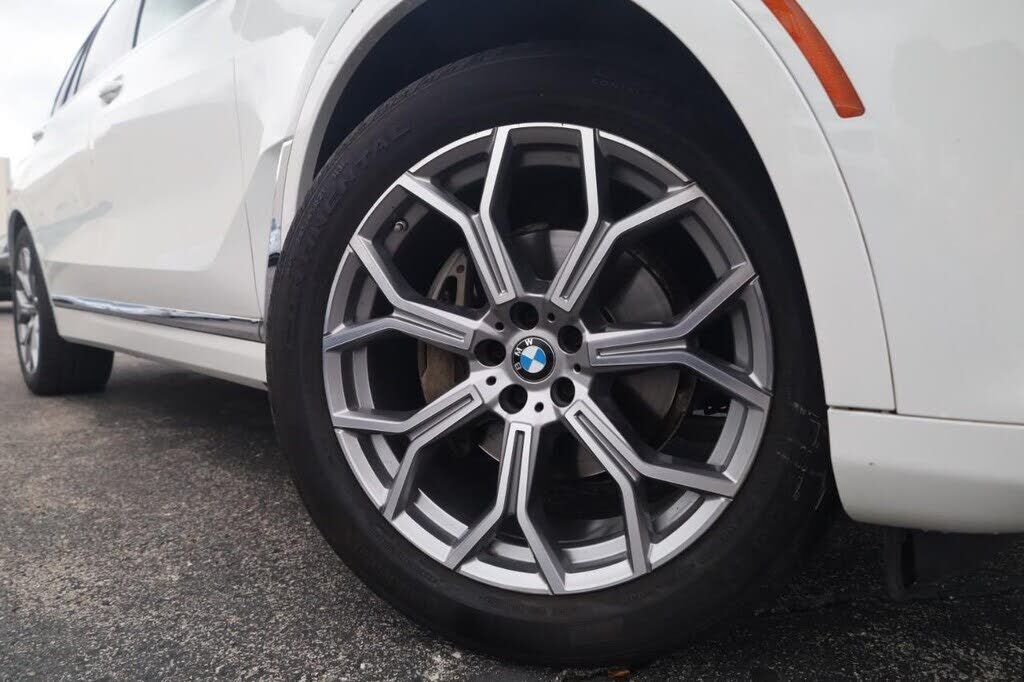 2021 BMW X7