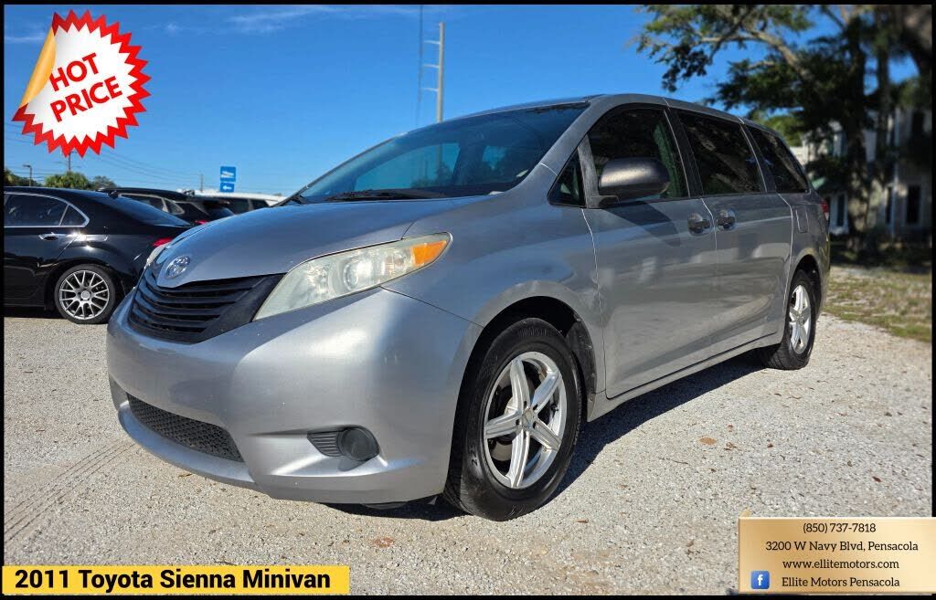 2011 TOYOTA Sienna