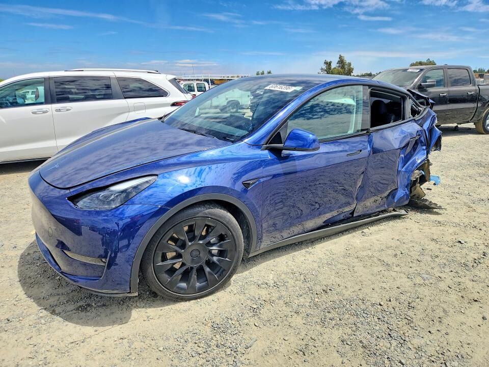 2023 TESLA Model Y
