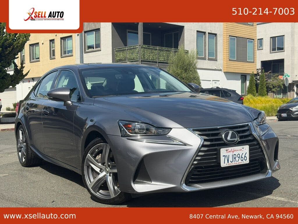 2017 LEXUS IS