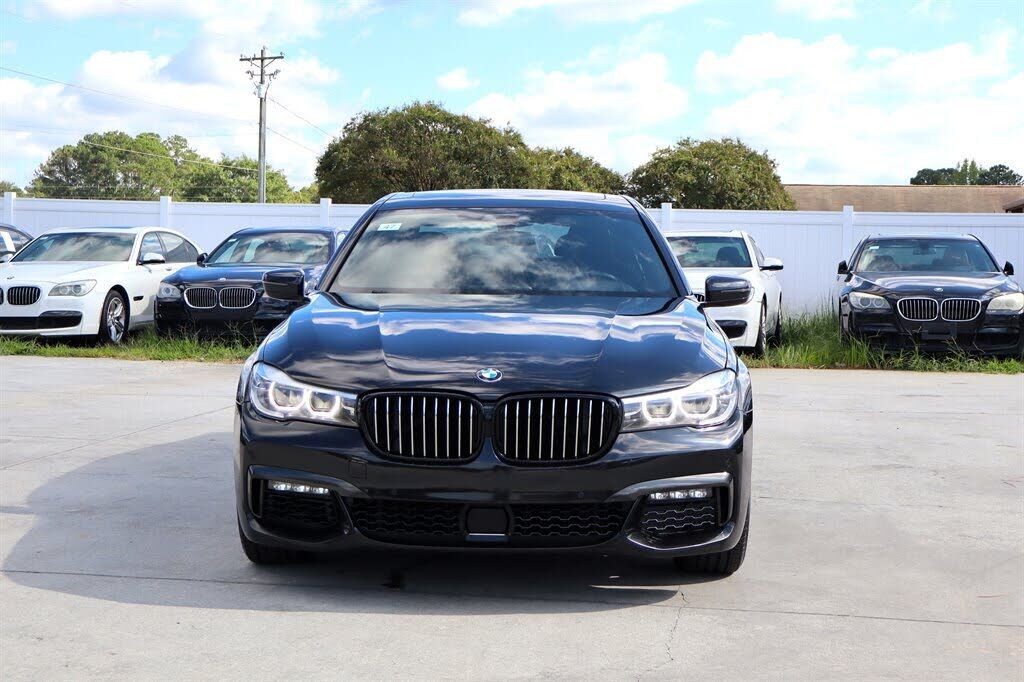 2019 BMW 740i