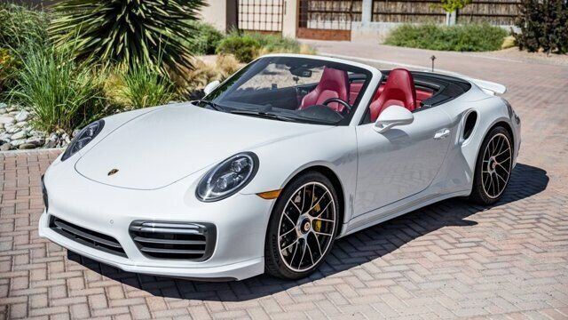 2019 PORSCHE 911