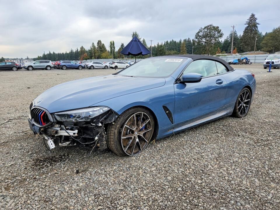 2022 BMW M8