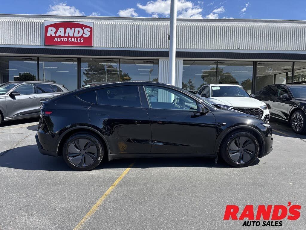 2026 TESLA Model Y